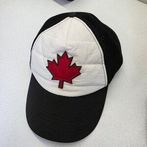HBC La baie D'Hudson Cap with canadian maple leaf